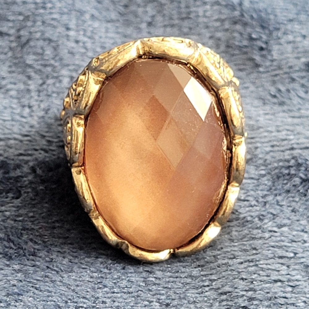 Large Boho Forever21 Ring with Paisley details. Size 8